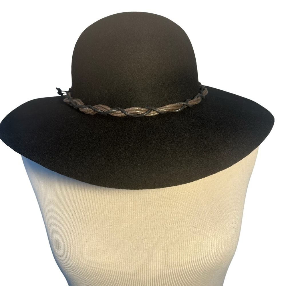 Adorable black wool adjustable hat - Picture 5 of 13